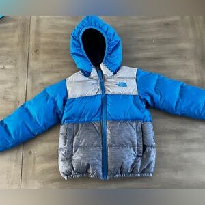 The North Face boys blue and gray down 550 reversible winter Jacket 4T